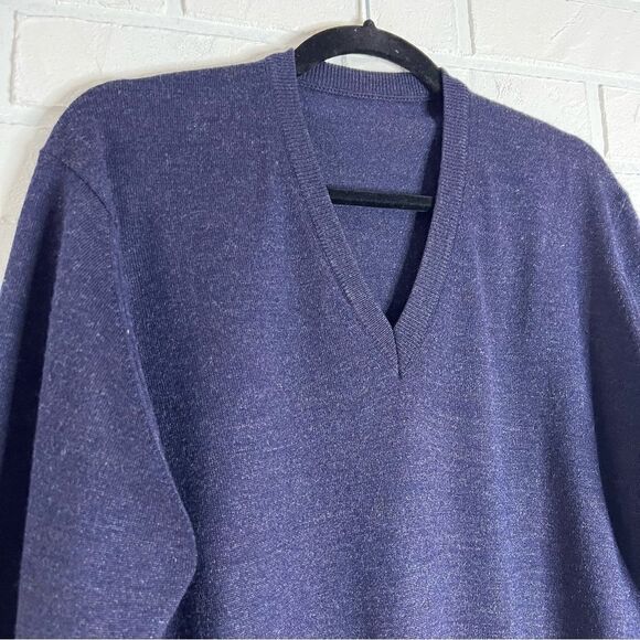 Vintage Navy Blue V Neck Sweater - Picture 5 of 9